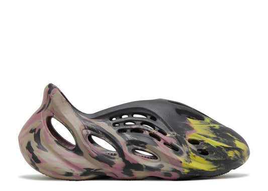 YZY Foam Runner 'MX Carbon'
